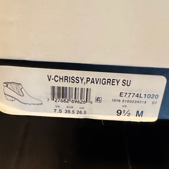 Women's Via Spiga Gray Suede Ankle Boots 9.5 - Picture 2 of 16